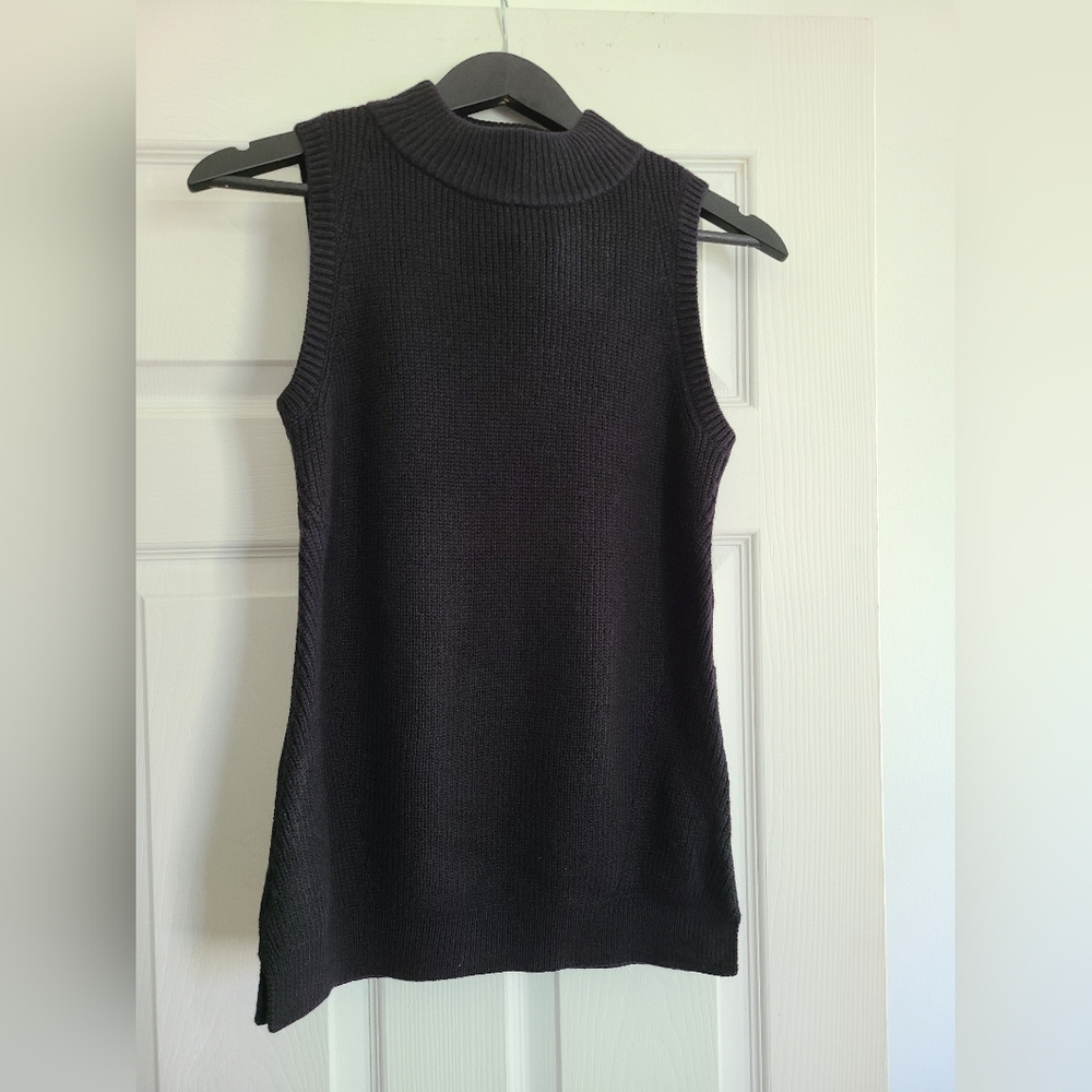 NWT Ann Taylor Sleeveless Sweater in Grey